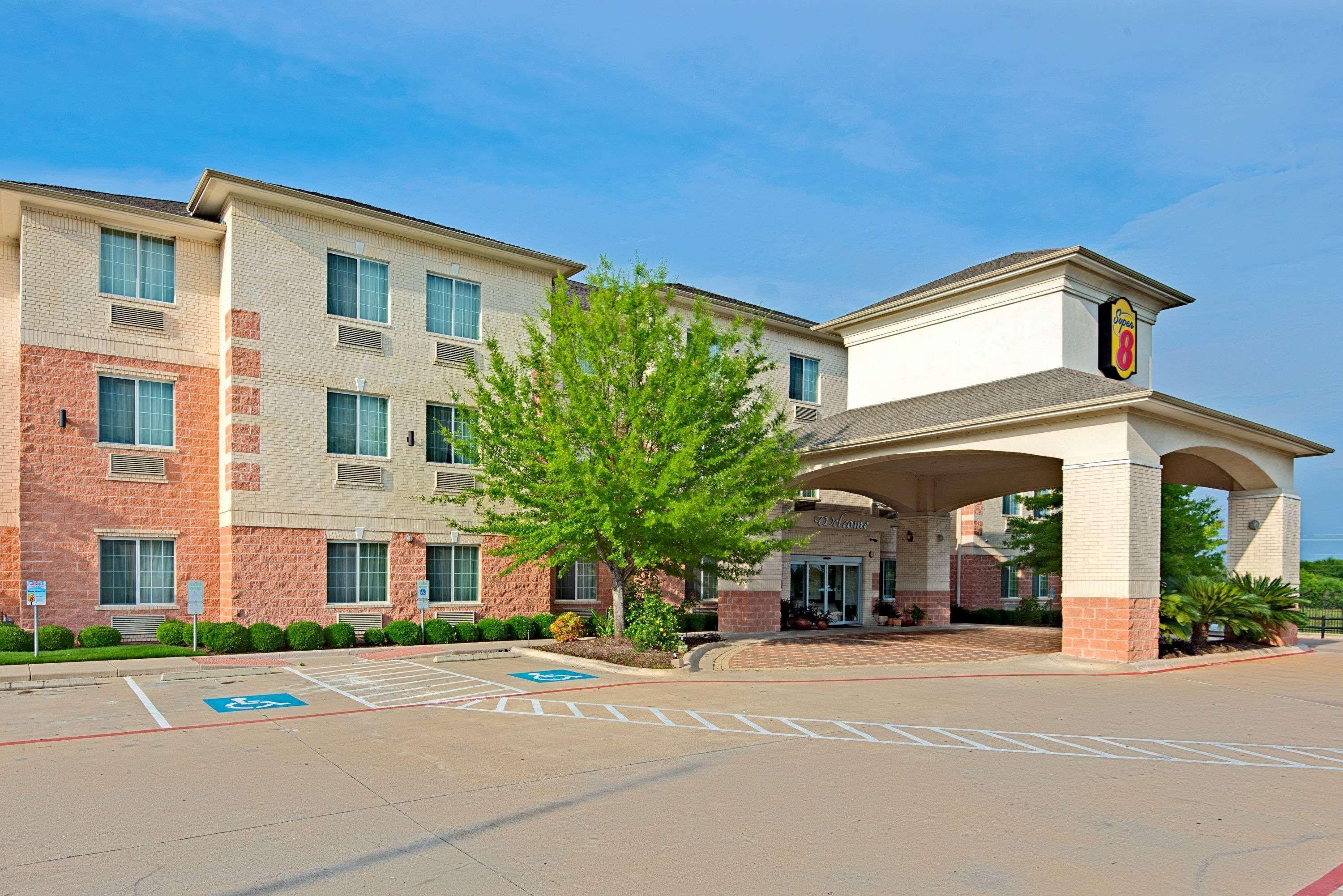 Super 8 By Wyndham Austin/Airport North Hotel Exterior photo